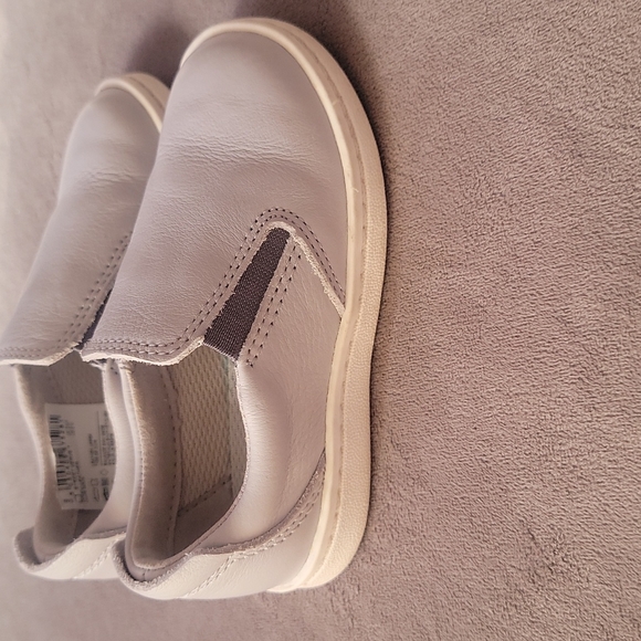 Clark's Leather Grey Toddler Slip on sneakers Sz 6 - Picture 5 of 11